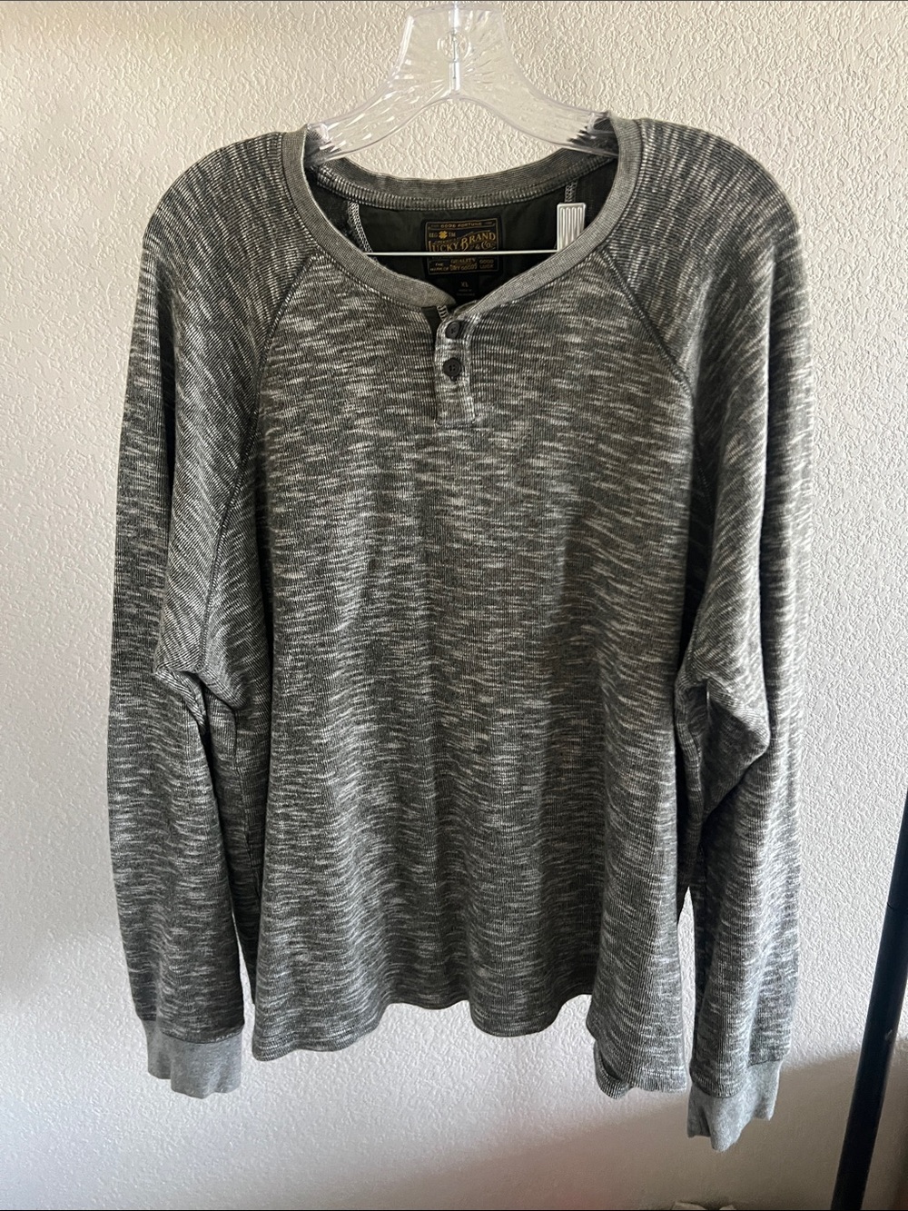 Lucky Brand Men's Heather Gray Long Sleeve Henley